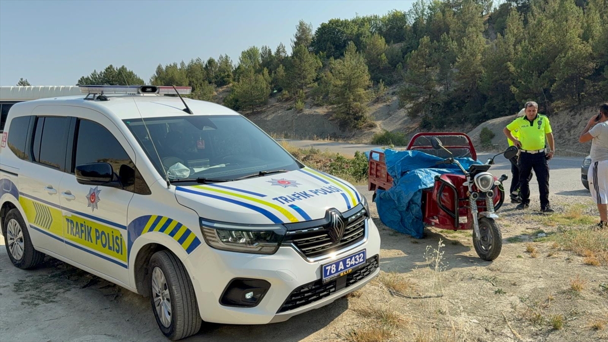 Karabük'te devrilen motorlu bisikletteki 6 kişi yaralandı