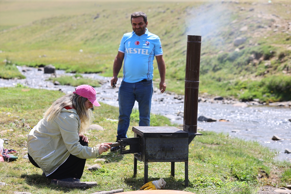 Karadeniz'in zirvesindeki yaylalar ziyaretçilerini ağırlıyor