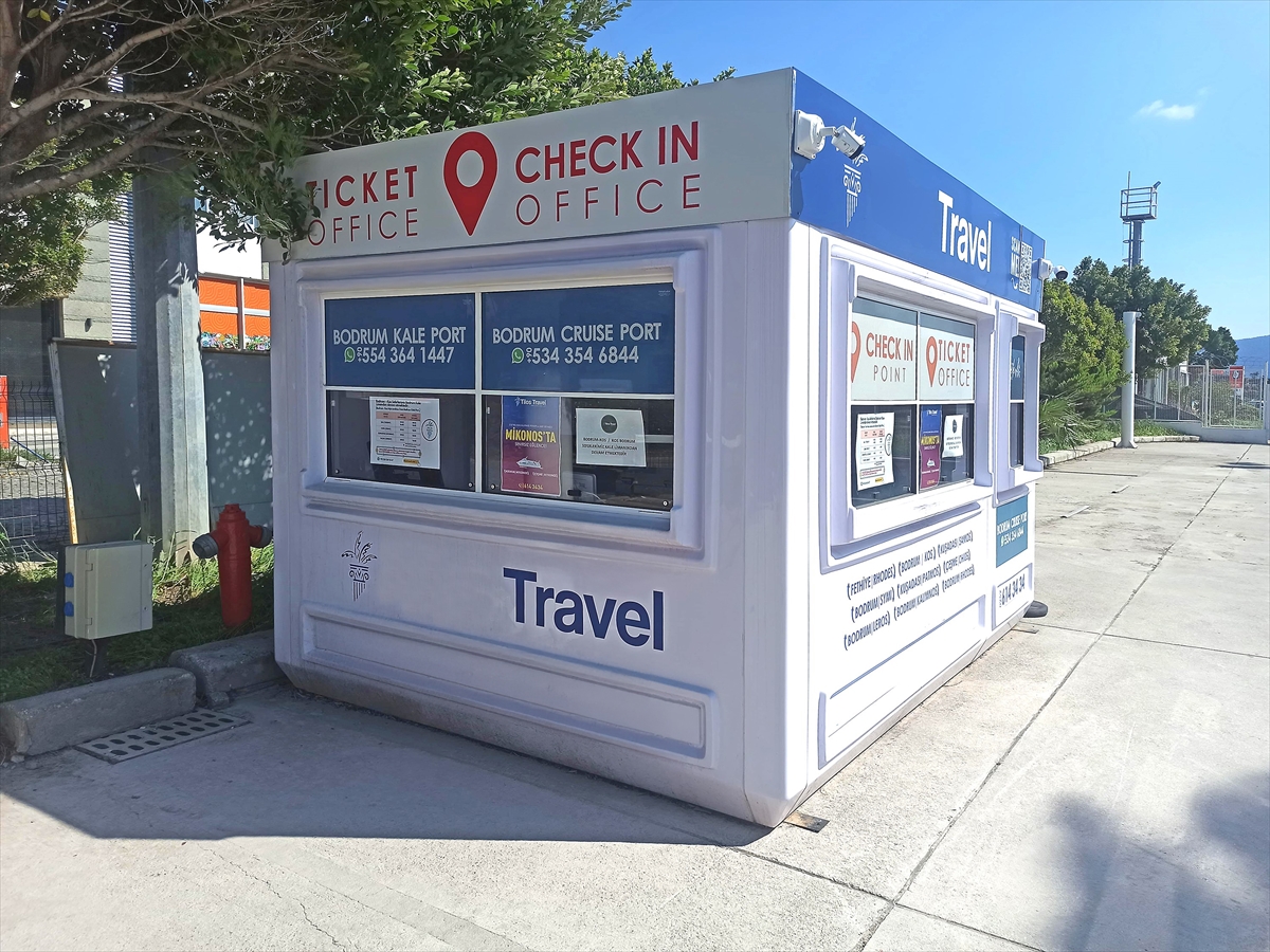 Karmod'un mobil kabinleri acentelerce bilet satış kabini olarak kullanılıyor