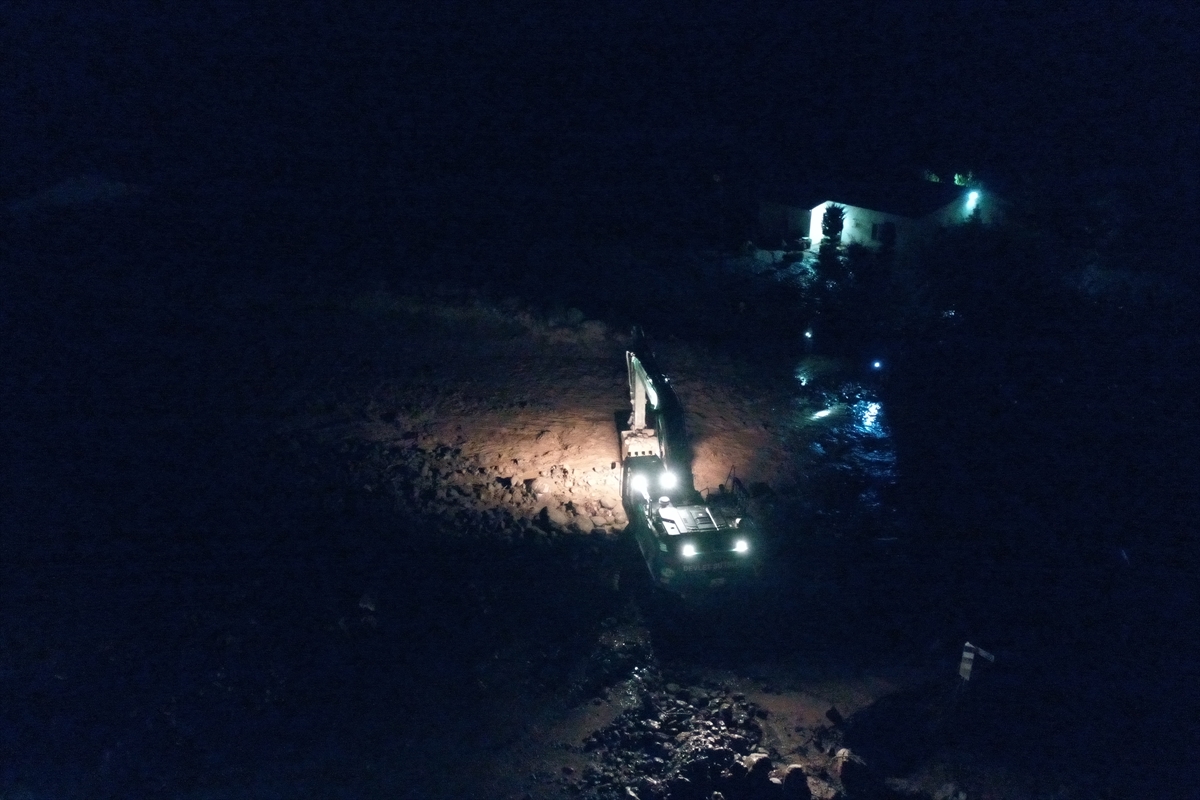 Kars'ta sel ve heyelan nedeniyle köylerde hasar oluştu