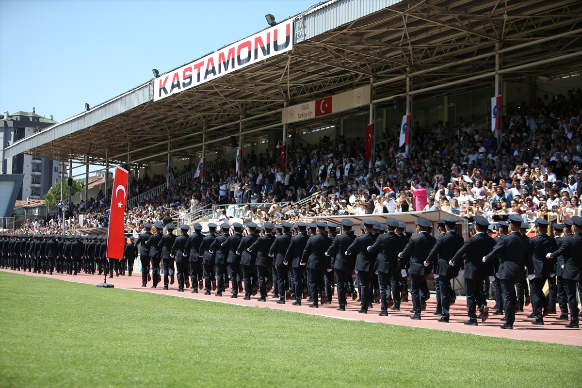Kastamonu Polis Meslek Yüksekokulu'nda mezuniyet töreni düzenlendi
