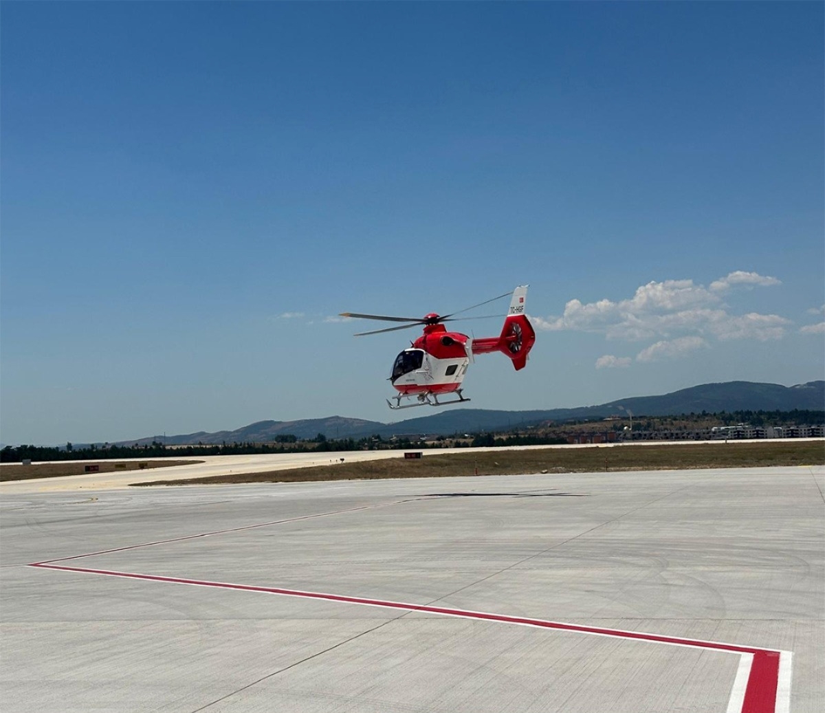 Kastamonu'da ambulans helikopter, trafik kazasında yaralanan kişi için havalandı