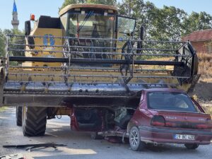 KASTAMONU (AA) – Kastamonu'da biçerdöver ile çarpışan otomobilin sürücüsü yaşamını