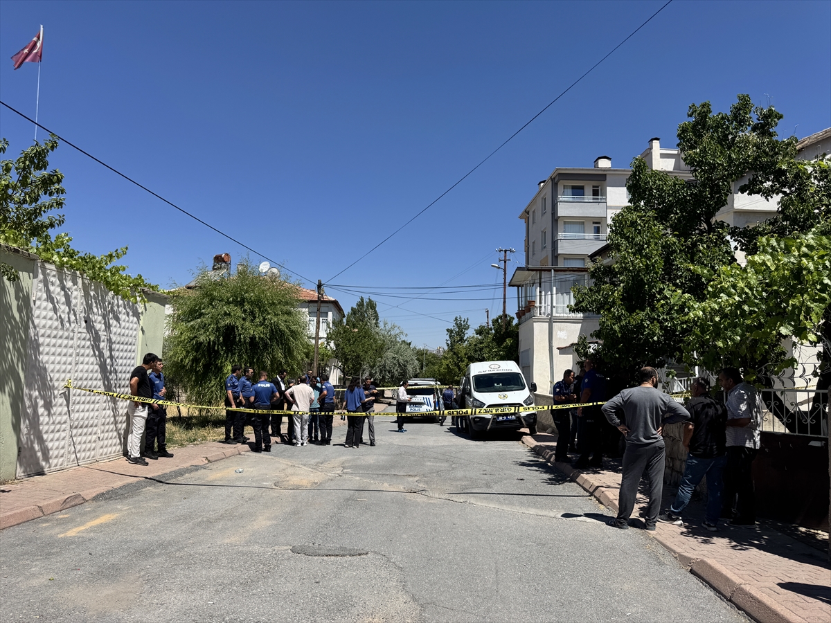 Kayseri'de bir kişi üvey kızını tüfekle yaraladıktan sonra intihar etti