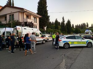 KOCAELİ (AA) – Kocaeli'nin Karamürsel ilçesinde silahla vurulan baba ve