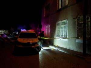 KONYA (AA) – Konya'da bir binanın 3'üncü katından düşen 8