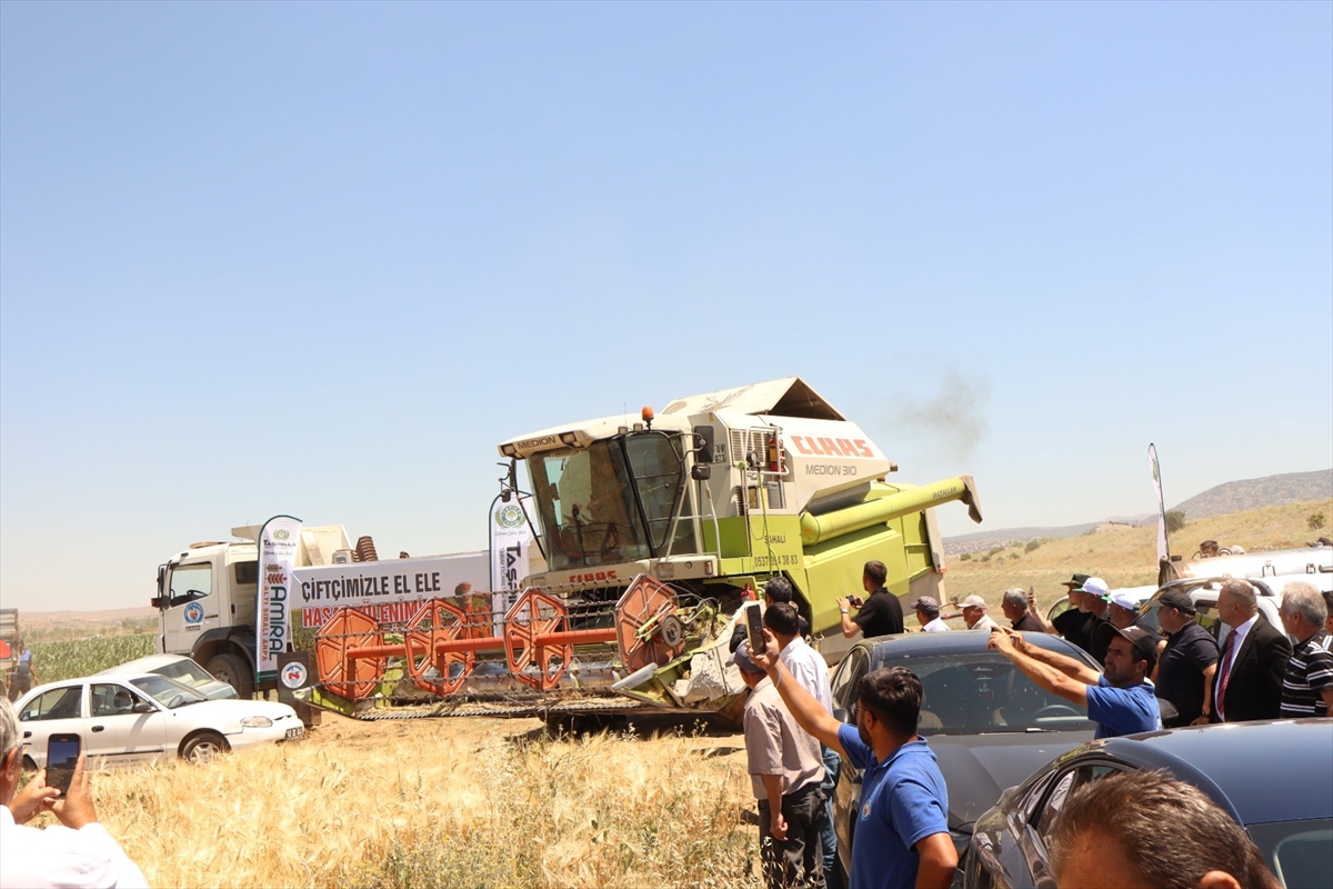 Konya'da 500 bin metrekare arazinin hasadından elde edilen gelir hayır işlerinde kullanılacak