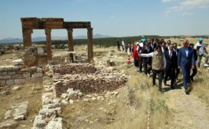 UŞAK (AA) – Kültür ve Turizm Bakanı Mehmet Nuri Ersoy,
