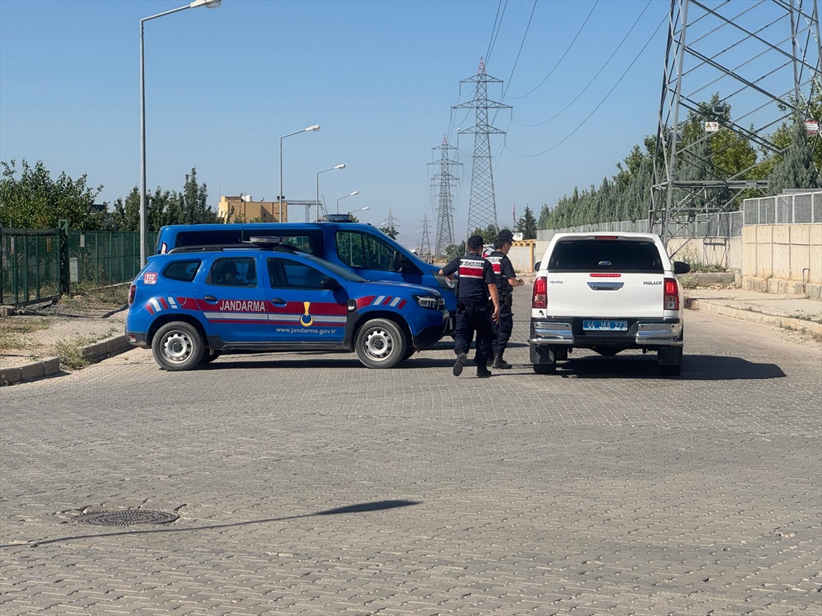 Malatya'da kimyasal madde üreten fabrikadaki patlamada 3 işçi yaralandı