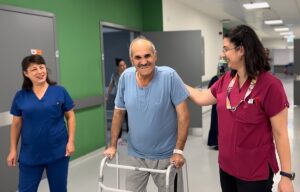 MANİSA (AA) – Manisa'da yüksekten düşerek ağır yaralanan 58 yaşındaki