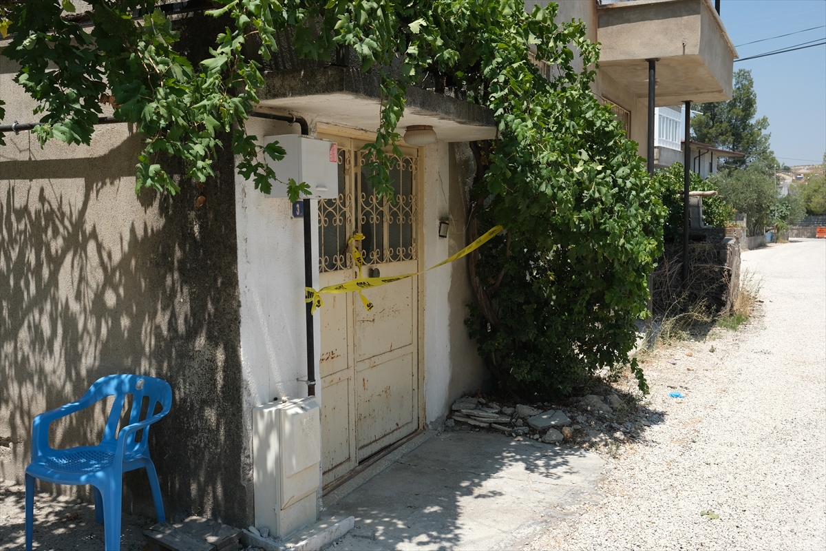 Mersin'de bir kişi annesini bıçakla öldürdü
