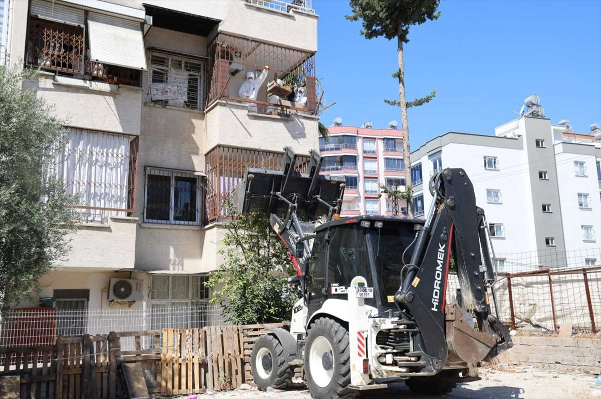 Mersin'de daha önce de temizlenen evden 6 ton çöp çıktı