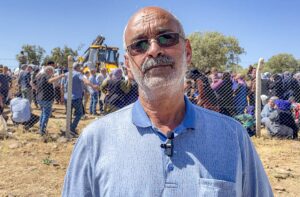 DİYARBAKIR (AA) – Mersin'in Tarsus ilçesinde tıra çarpan hafif ticari