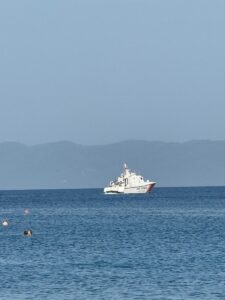 MUĞLA (AA) – Muğla'nın Menteşe ilçesinde, kürek sörfüyle denize açılan