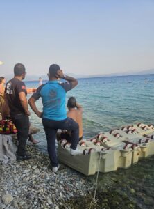 MUĞLA (AA) – Muğla'nın Menteşe ilçesinde kürek sörfü ile denize