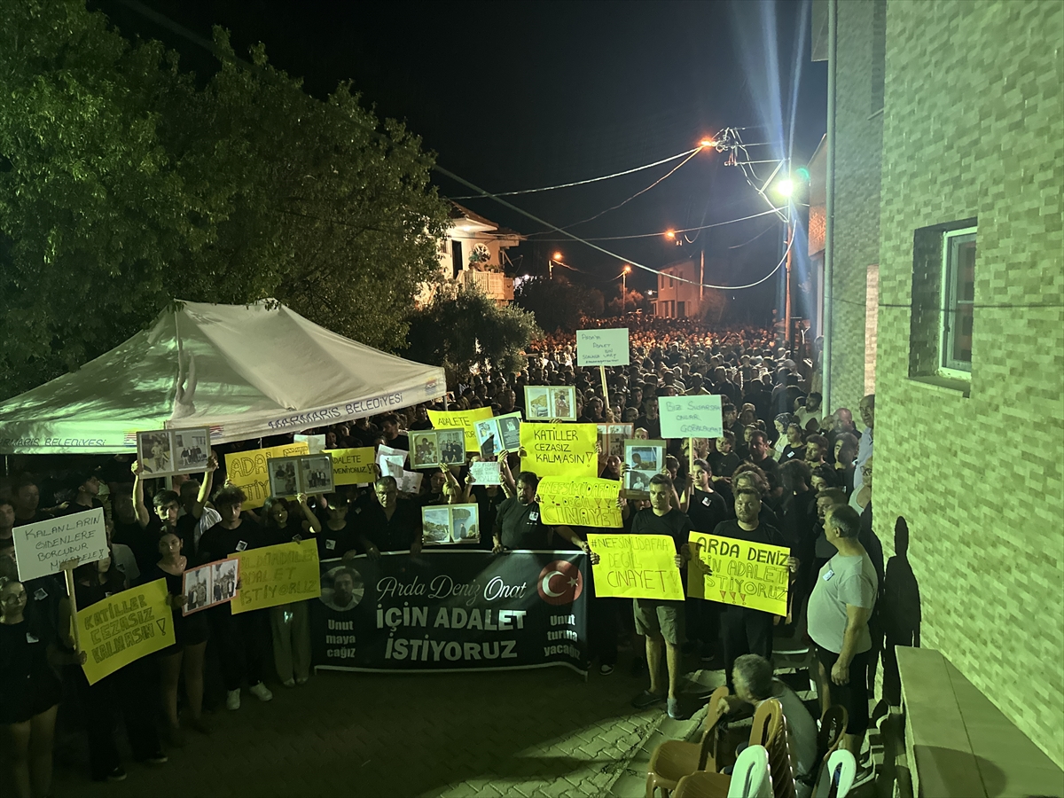 Muğla'da teknede yaşanan kavgada denize düşüp ölen Arda Deniz Onat için yürüyüş yapıldı