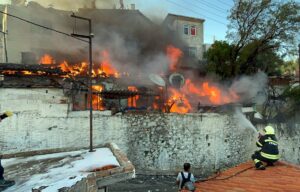 MUĞLA (AA) – Muğla'nın Menteşe ilçesinde, müstakil ahşap evde çıkan