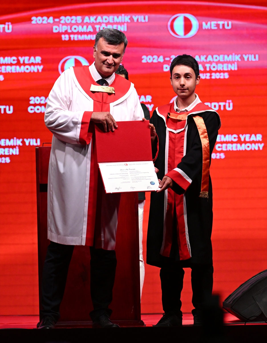 ODTÜ'de mezuniyet töreni düzenlendi
