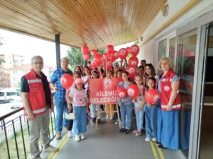 - Ortaokul öğrencileri, "Aile Yılı" kapsamında 81 ildeki 232 Sosyal