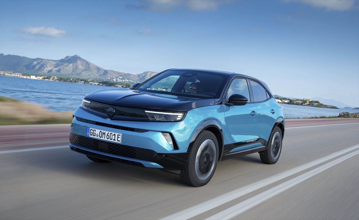 Opel'den binek ve ticari araç modellerinde faizsiz kredi ve nakit indirim kampanyası