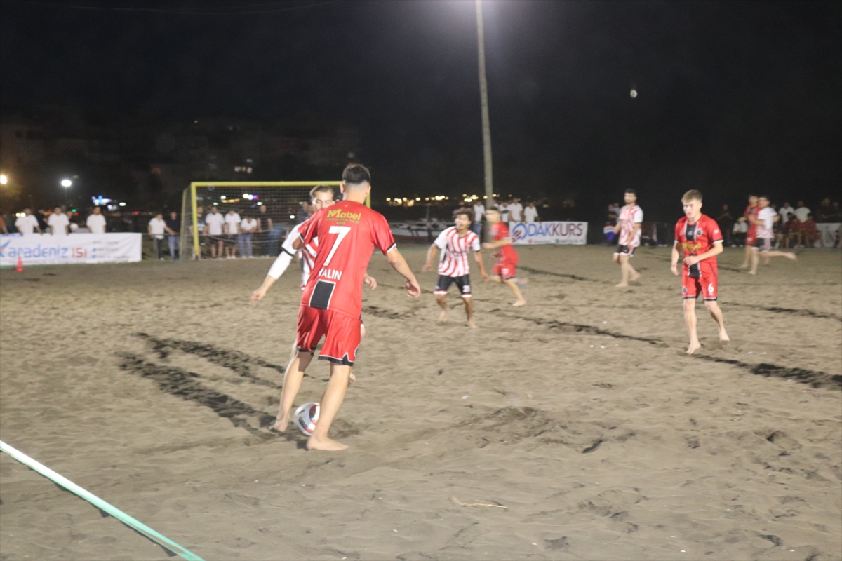 Ordu'da Manyetik Kum Gece Futbol Turnuvası başladı