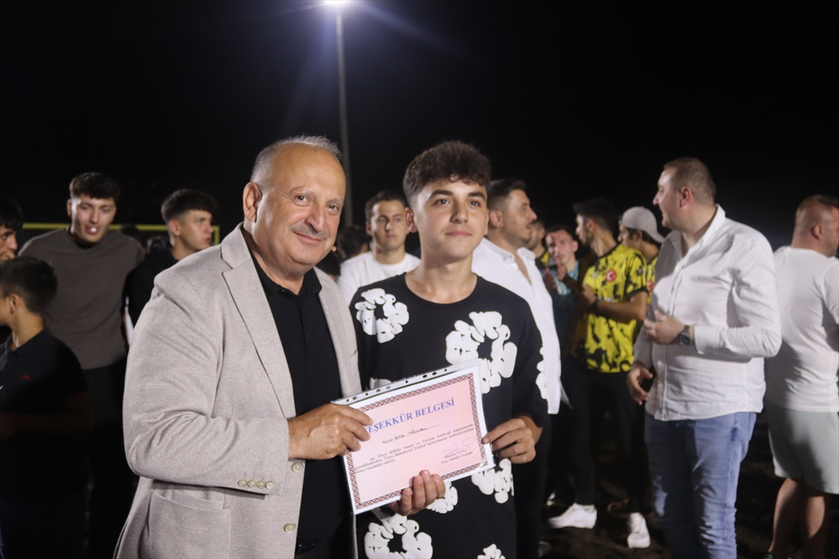 Ordu'da Manyetik Kum Gece Futbol Turnuvası sona erdi