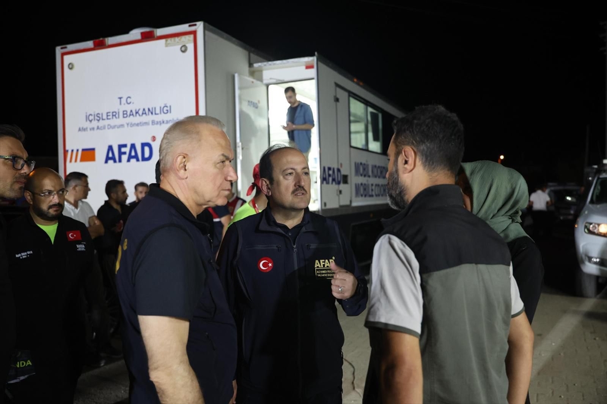 Orman yangınları nedeniyle 2 bin 619 kişi güvenli bölgelere alındı