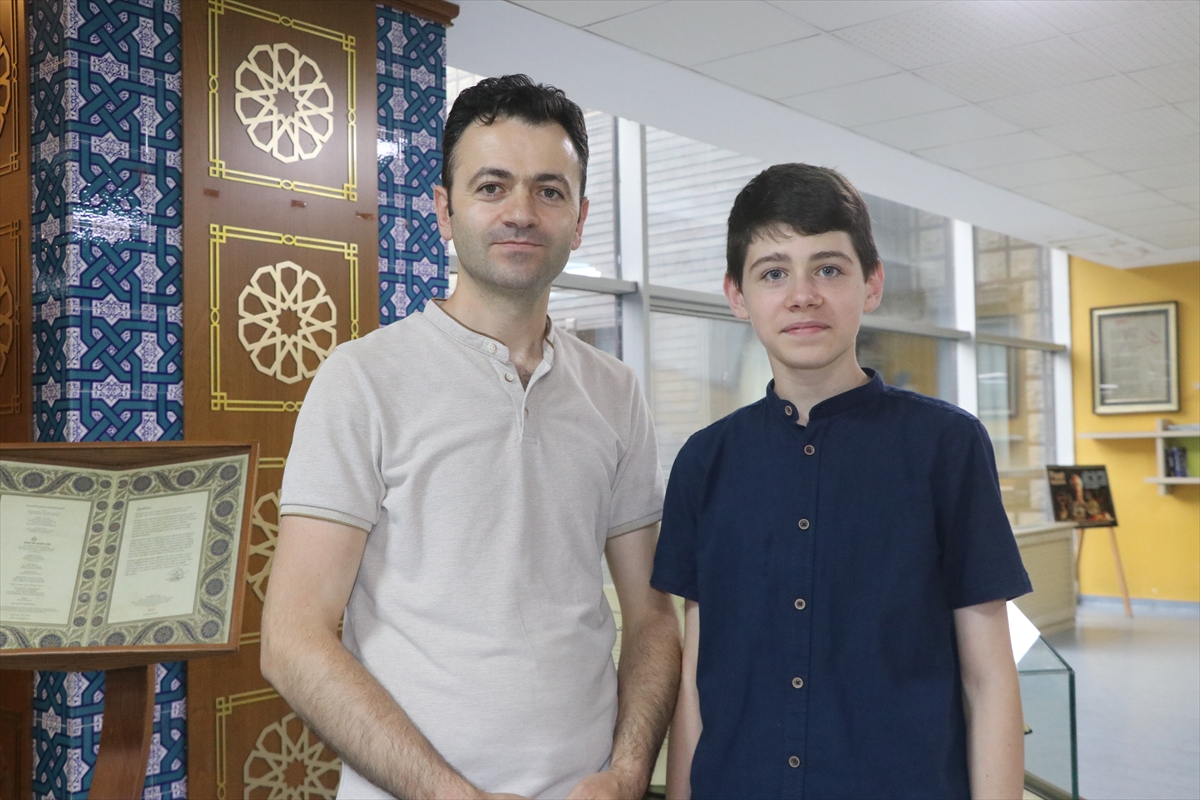 Rize'de günde 6 saat ders çalışan Genç, LGS'de tam puan aldı