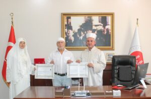 AYDIN (AA) – Aydın'ın Efeler ilçesinde, Rusya vatandaşı ressam ve