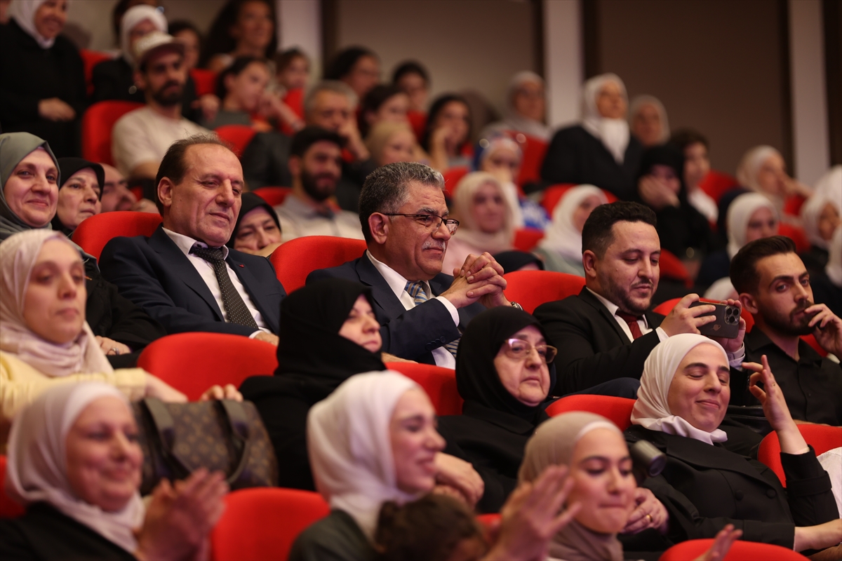 Şam'da hadis ilmi öğrencileri için 14 yıl aradan sonra ilk mezuniyet töreni