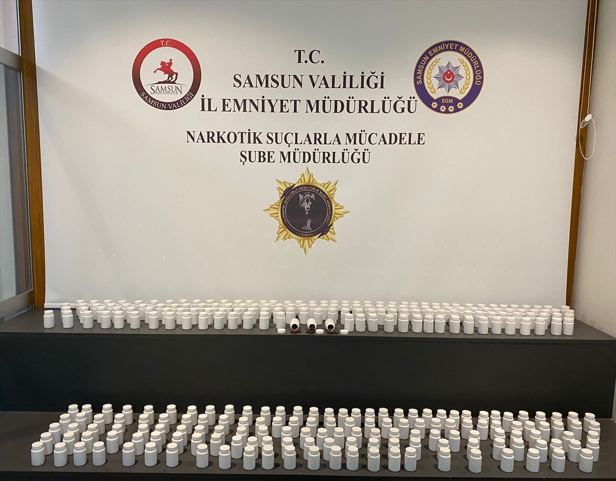 Samsun'da 16 bin 800 sentetik ecza hapı ele geçirildi