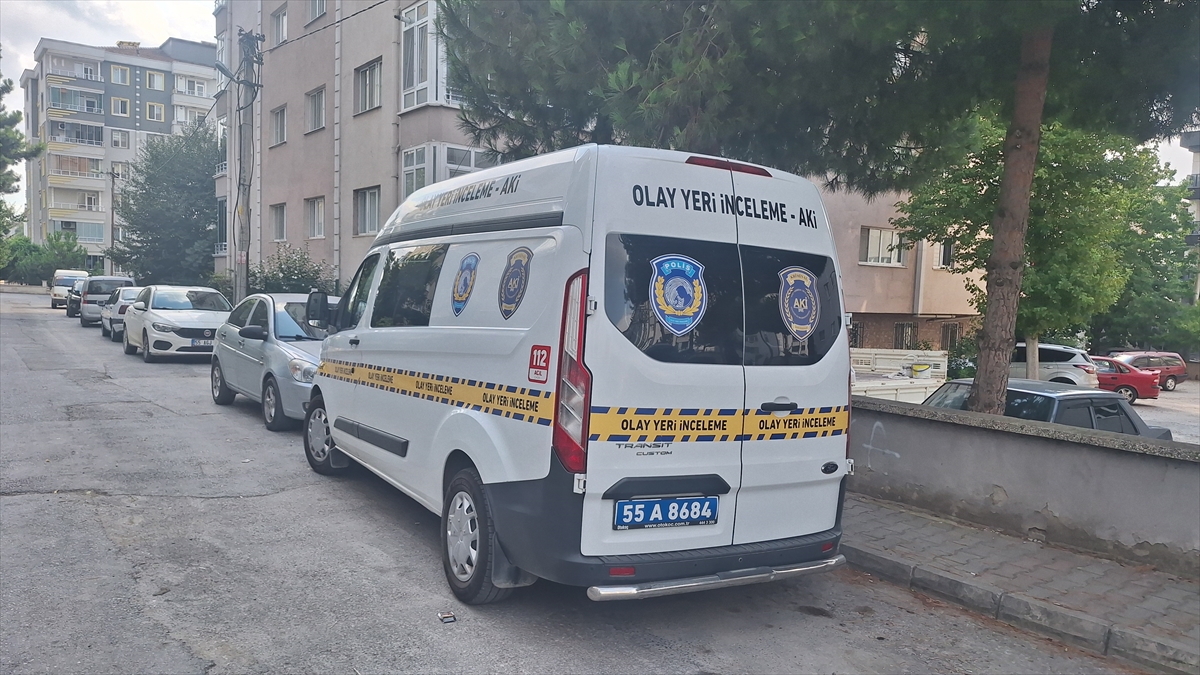 Samsun'da 6. kattaki dairenin penceresinden düşen 5 yaşındaki çocuk ağır yaralandı