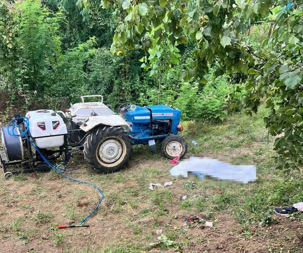 Samsun'da devrilen traktörün sürücüsü öldü