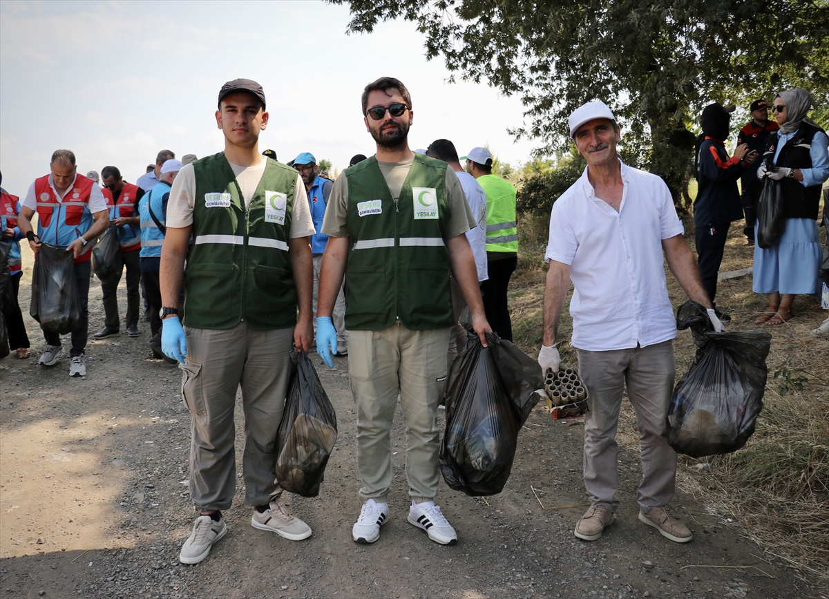 Samsun'da ormanlık alanlarda yangın riskine karşı doğa temizliği yapıldı
