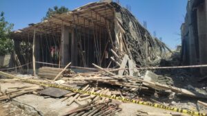 ŞANLIURFA (AA) – Şanlıurfa'nın Viranşehir ilçesinde bir inşaatta tablanın çökmesi