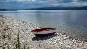 - Marmara Bölgesi'nin en önemli içme suyu kaynağı gölün seviyesi,