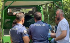 İSTANBUL (AA) – Sarıyer'de ormanlık alandaki yol kenarında erkek cesedi