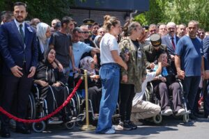 İSTANBUL (AA) – Pençe-Kilit Harekat bölgesinde bir mağarada arama-tarama faaliyeti