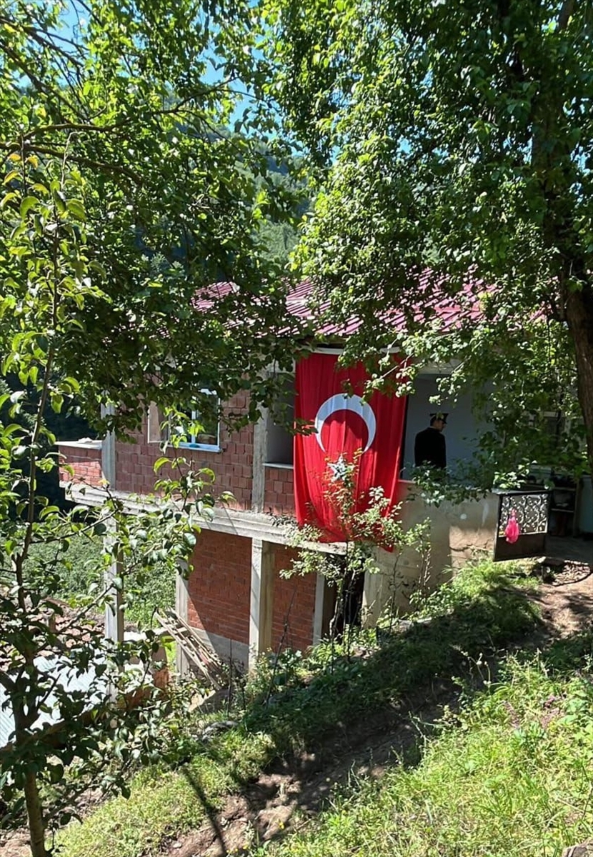 Şehit Uzman Çavuş Kani Obi'nin Ordu'daki ailesine şehadet haberi verildi