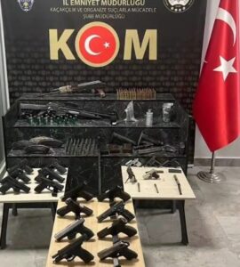 - Operasyonda uzun namlulu silahın yanı sıra 15 tabanca ve