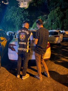 İSTANBUL (AA) – Şişli'de, ambulansa yol vermediği belirlenen hafif ticari