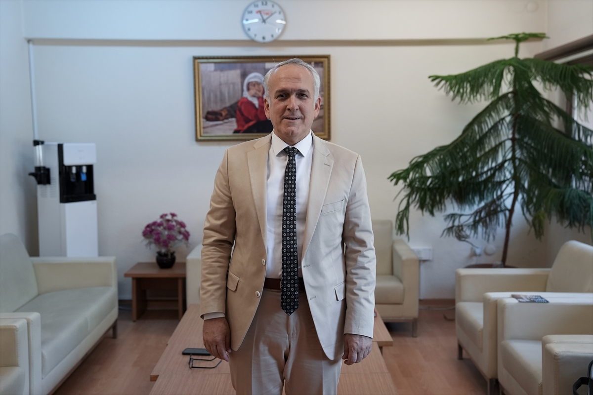 Sosyal medyada kullanıcılarını takibe alan bot hesaplar kişisel verileri depoluyor