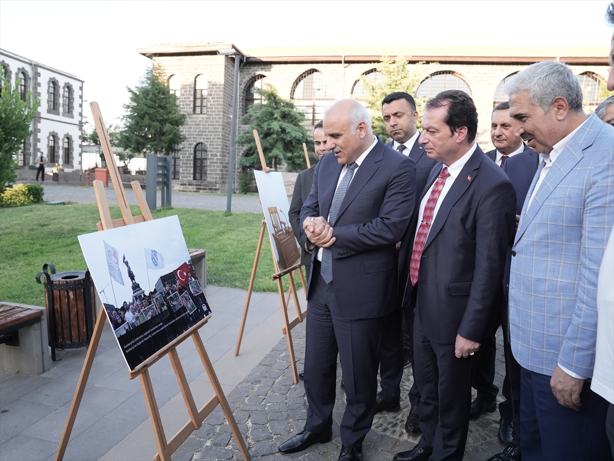 Srebrenitsa soykırımı kurbanları, Diyarbakır'da düzenlenen sergiyle anıldı