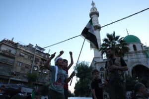 ŞAM (AA) – Suriye'nin başkenti Şam'da binlerce kişi, İsrail'in ülkeye