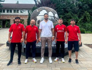 ANKARA (AA) – Türkiye Güreş Federasyonu Başkanı Taha Akgül, Macaristan'daki