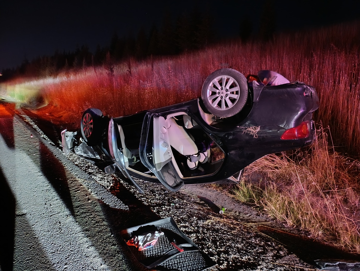 Tekirdağ'da devrilen otomobildeki 3 kişi yaralandı