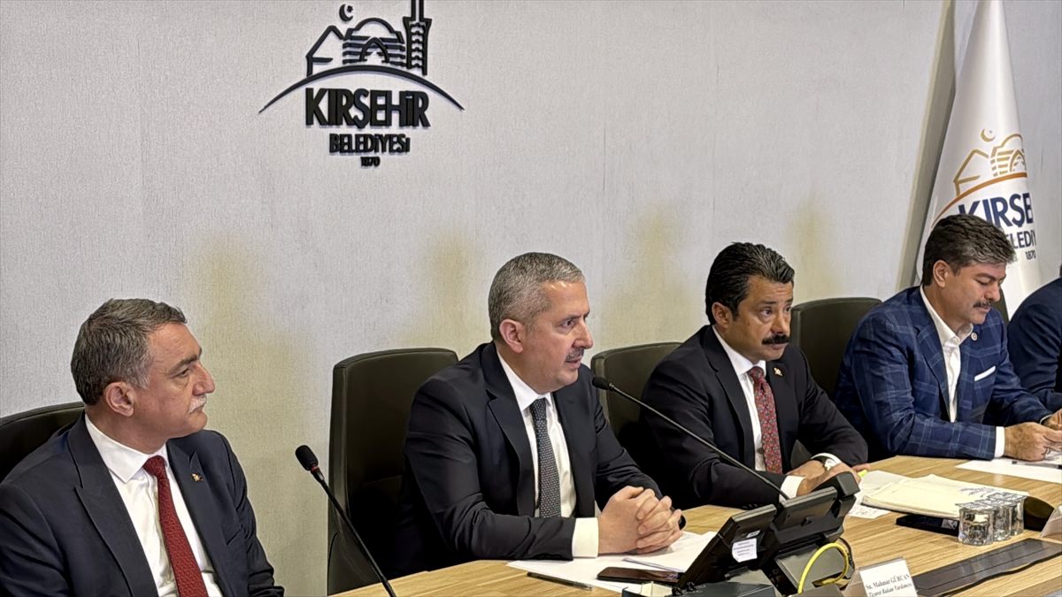 Ticaret Bakan Yardımcısı Gürcan, Kırşehir'de 38. Ahilik Haftası Kutlama Komitesi Toplantısı'na katıldı