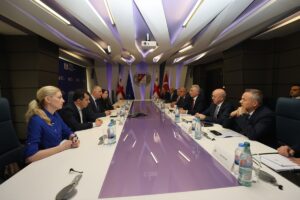 - Bakan Bolat, Gürcistan'daki Türk iş insanları ile de toplantı