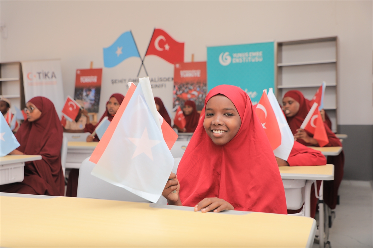 TİKA, Somali'de şehit Ömer Halisdemir adına Türkçe sınıfı açtı