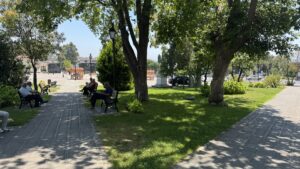 - Özellikle Edirne'de 40 dereceye ulaşan sıcaklık nedeniyle sokaklar boş